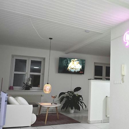 Nidda Happy Homes Pink - Up To 5 - Kueche - W-Lan - Netflix - Honig - Badewanne מראה חיצוני תמונה