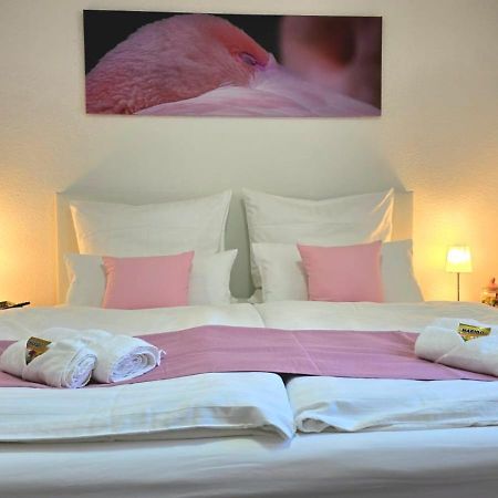 Nidda Happy Homes Pink - Up To 5 - Kueche - W-Lan - Netflix - Honig - Badewanne מראה חיצוני תמונה