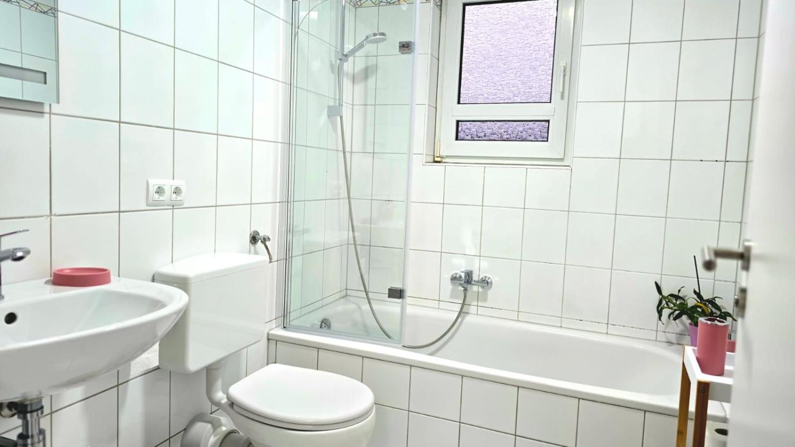 Nidda Happy Homes Pink - Up To 5 - Kueche - W-Lan - Netflix - Honig - Badewanne מראה חיצוני תמונה