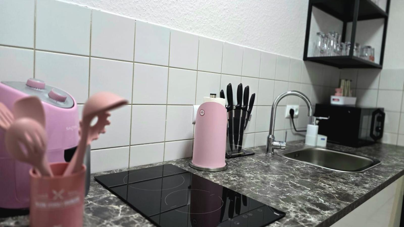 Nidda Happy Homes Pink - Up To 5 - Kueche - W-Lan - Netflix - Honig - Badewanne מראה חיצוני תמונה