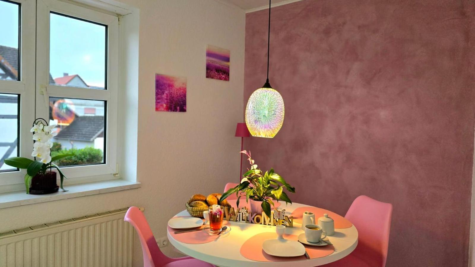 Nidda Happy Homes Pink - Up To 5 - Kueche - W-Lan - Netflix - Honig - Badewanne מראה חיצוני תמונה