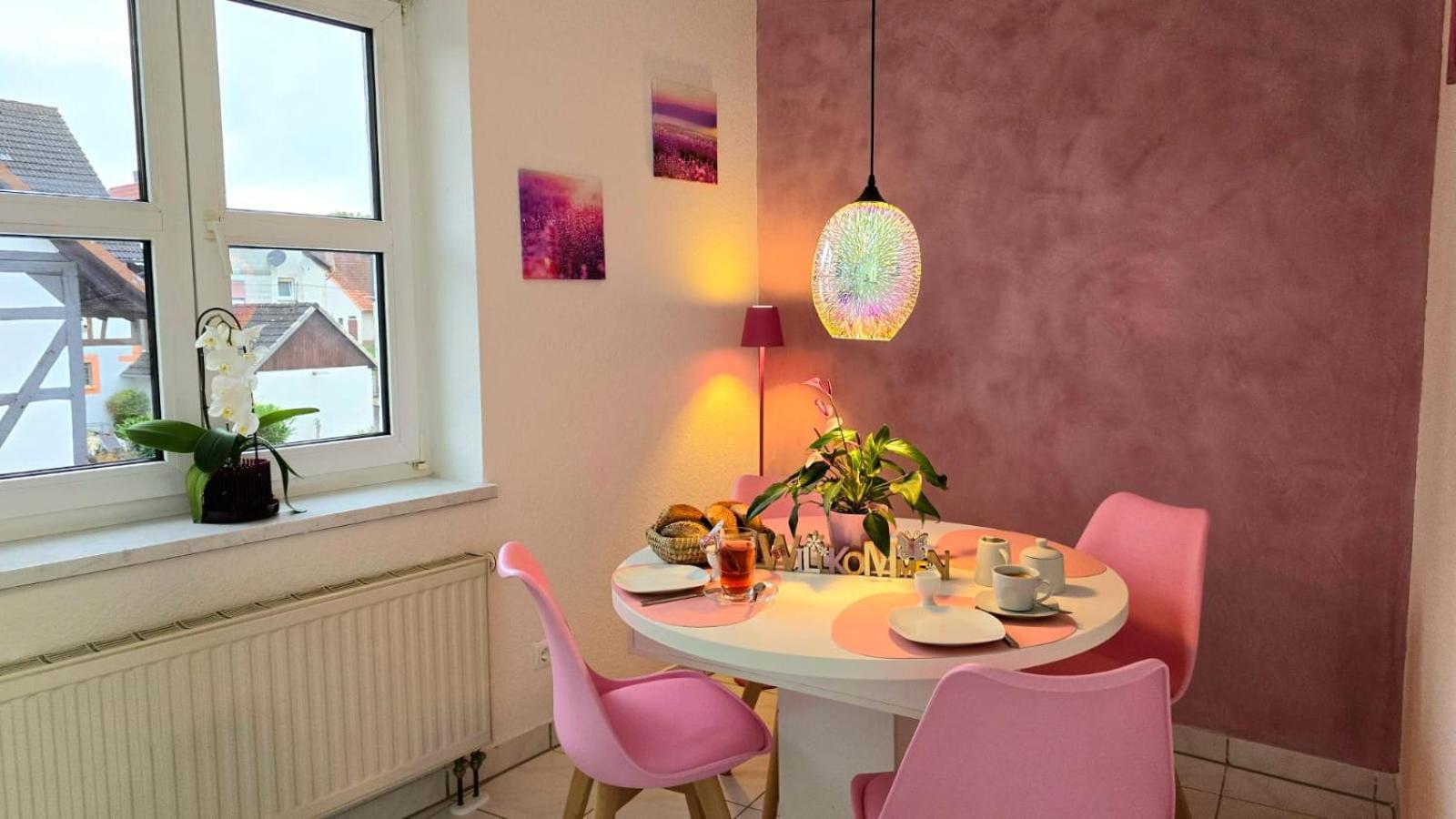 Nidda Happy Homes Pink - Up To 5 - Kueche - W-Lan - Netflix - Honig - Badewanne מראה חיצוני תמונה